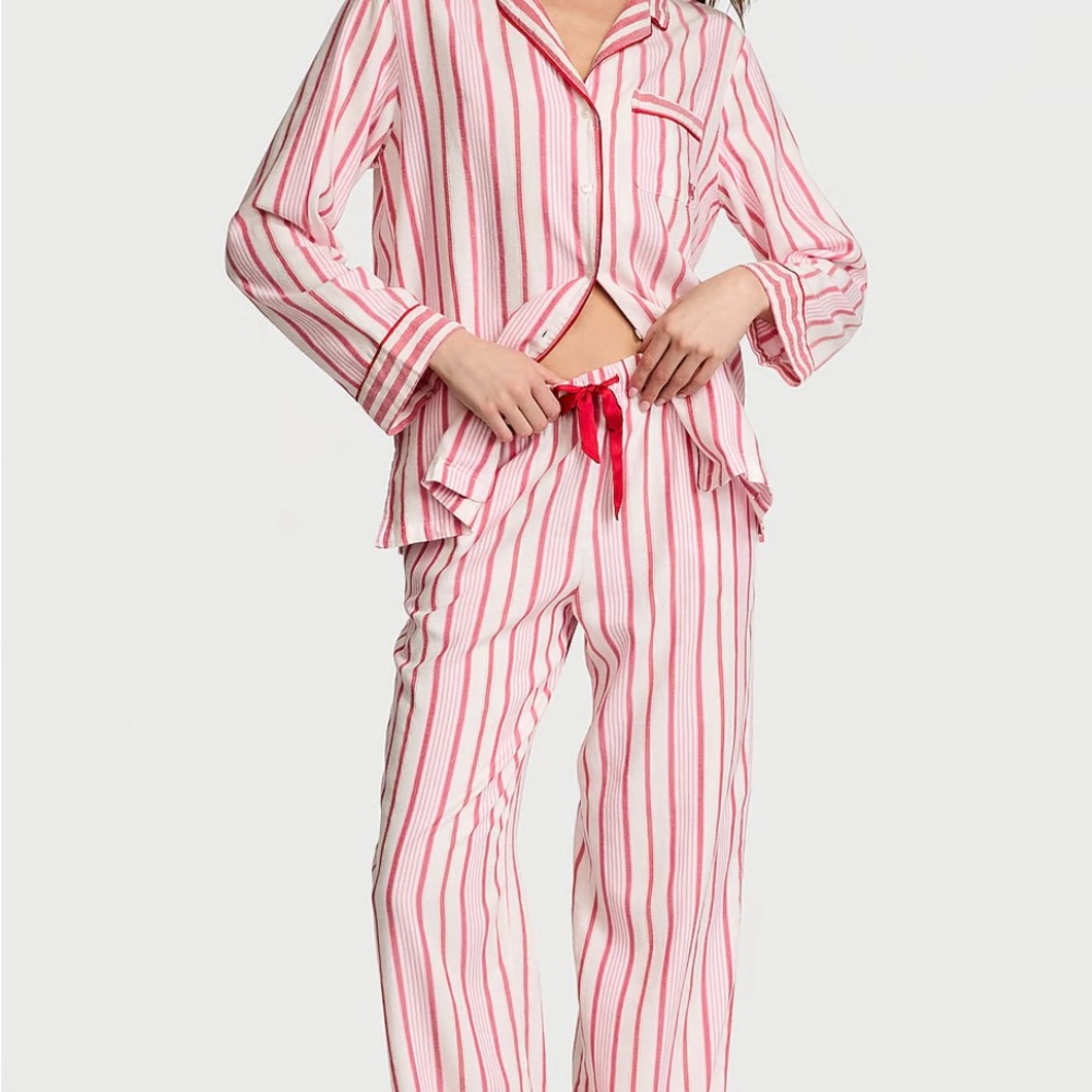 VICTORIA'S SECRET
Flannel Long Pajama Set